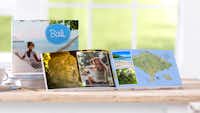 Livre photo de voyage Livre photo de voyage avec des photos de Bali et une carte avec un itinéraire de voyage.